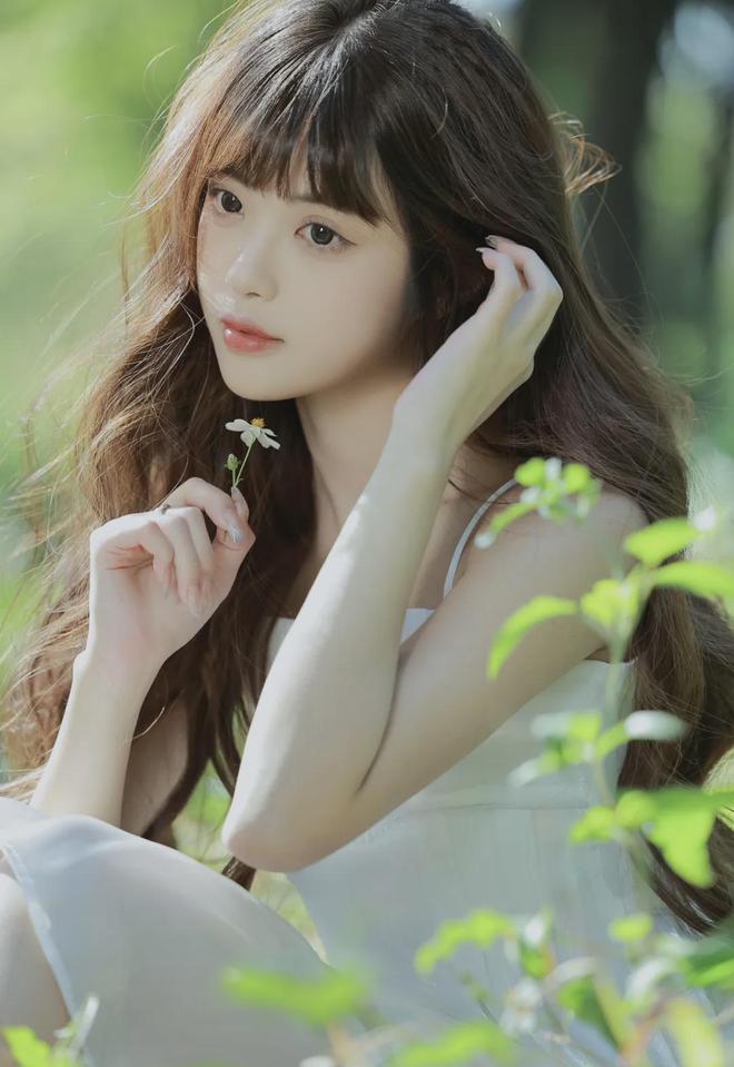 南师大校草张凌赫家世